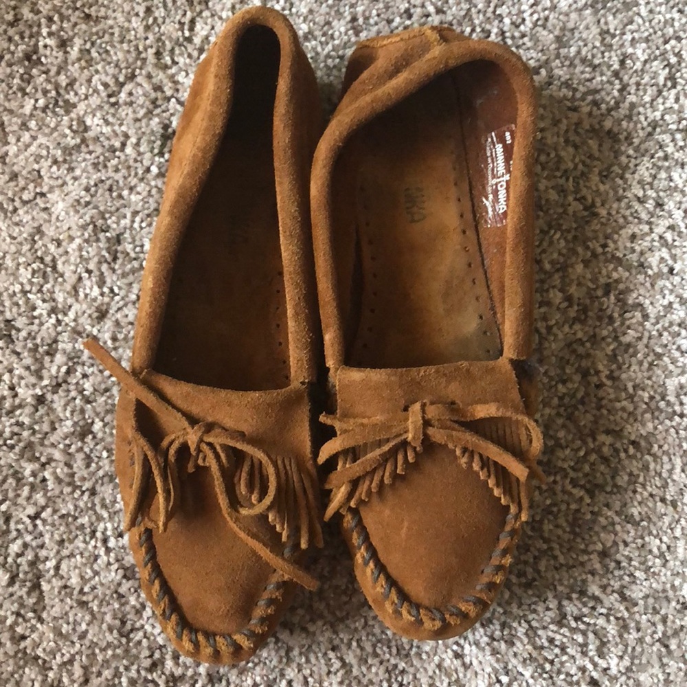 Minnetonka moccasins brown size 9.5